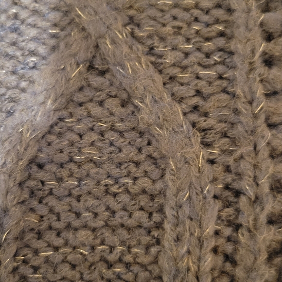 Chunky Cable Knit Sweater - Picture 3 of 5